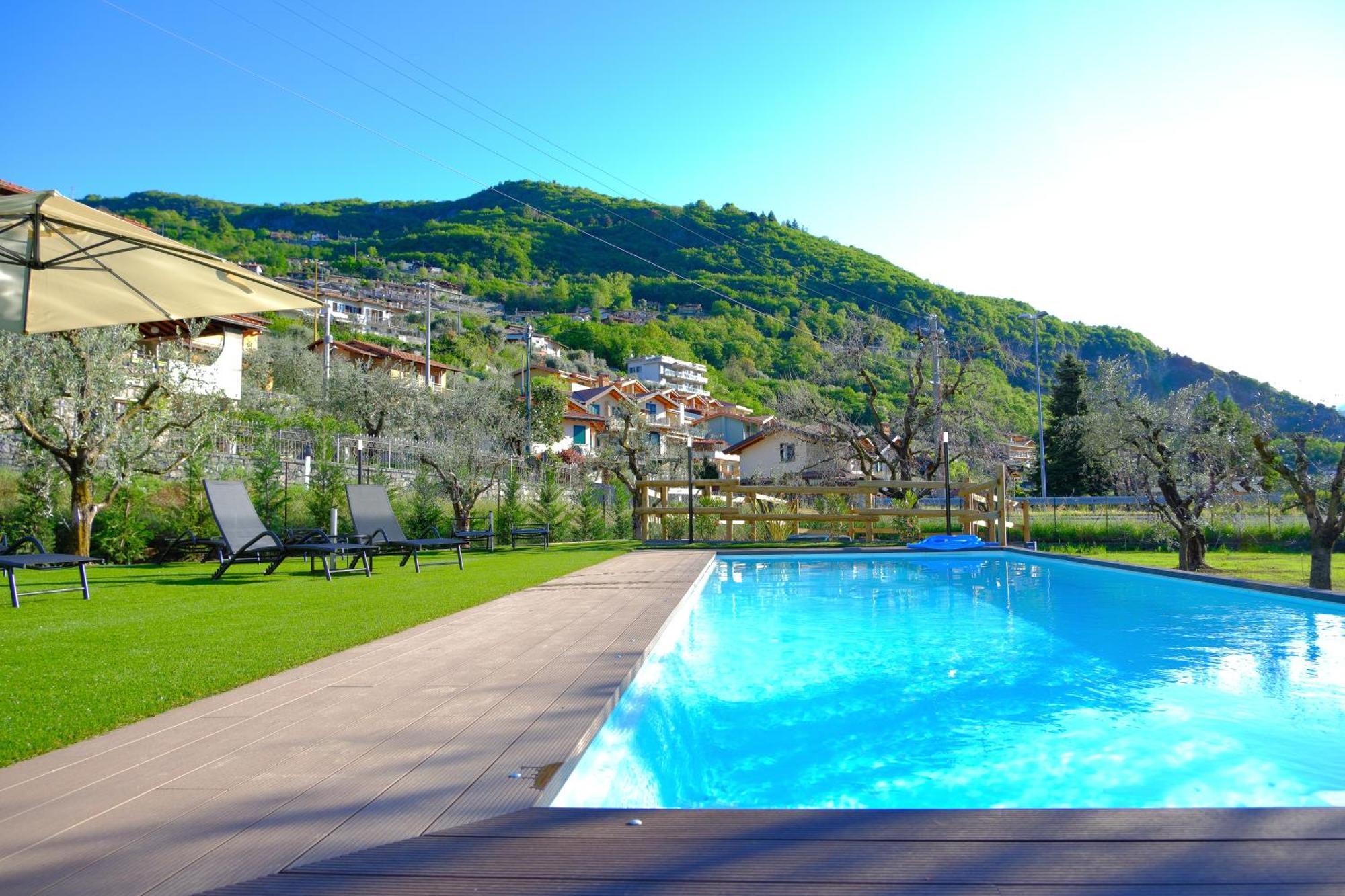 Costa Blu - Terrace Overlooking The Lake & Pool Riva di Solto Dış mekan fotoğraf