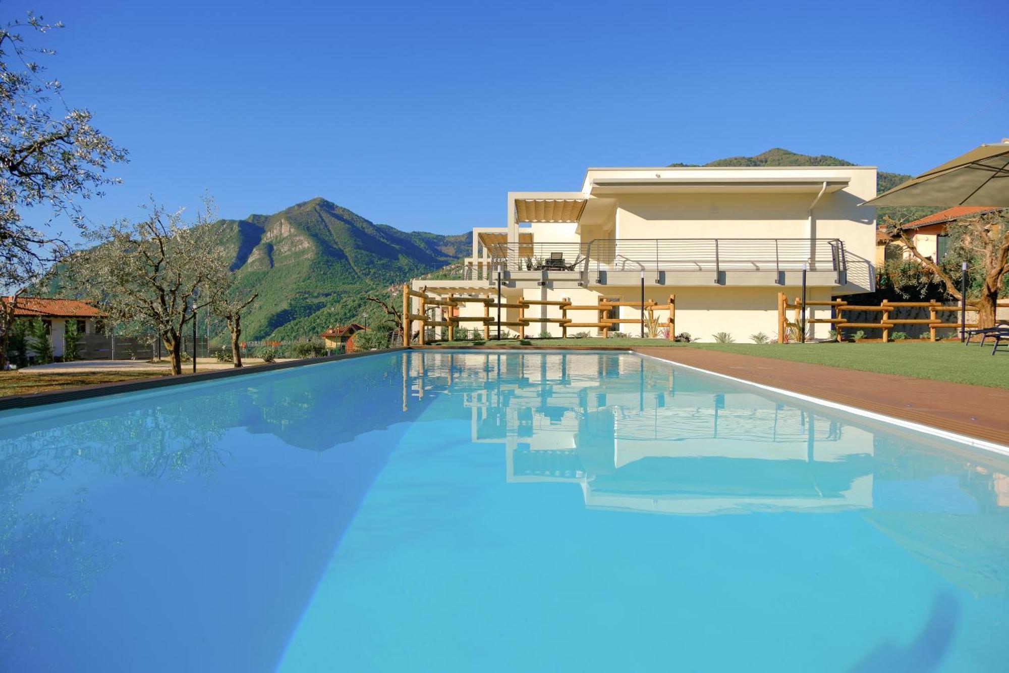 Costa Blu - Terrace Overlooking The Lake & Pool Riva di Solto Dış mekan fotoğraf